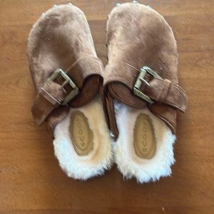 Scoop clogs brown with nail heads fur lined size 8 never worn
